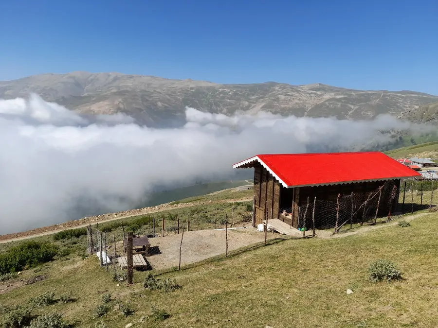 تصویر ۱ - کلبه چوبی ییلاقی دریای ابر در  ماسال