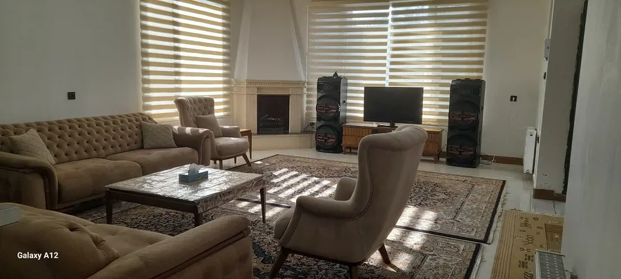 تصویر ۱ - ویلا ویلا دربست دارای استخر اب گرم سر پوشیده ..و حیاط دلباز در  کرج