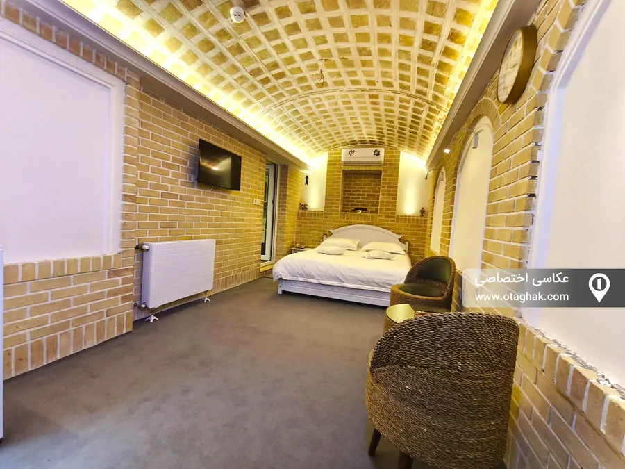 تصویر ۱ - اقامتگاه بومگردی سرای سنتی فرهنگ (شقایق) در قم