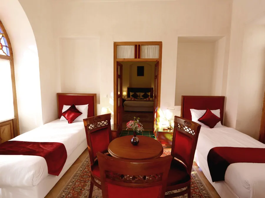 تصویر ۱ - هتل سنتی عمارت ماندگار(108 _ خانواده) در  کاشان