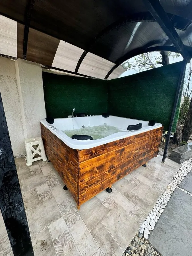 تصویر ۱ - کلبه چوبی لوکس آرنا با جکوزی در رامسر