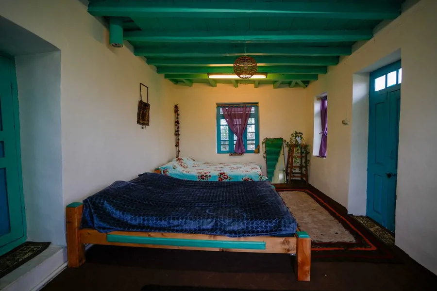 تصویر ۱ - اقامتگاه بومگردی کندوج (واحد تلار) با صبحانه رایگان در شهسوار