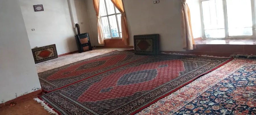 تصویر ۱ - خانه بزرگ وسط روستا و عالی در  اورامانات