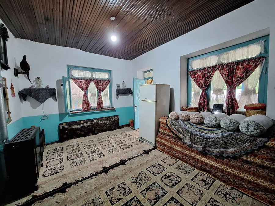 تصویر ۱ - اقامتگاه بومگردی گل یخ (اتاق سنتی) در شفت