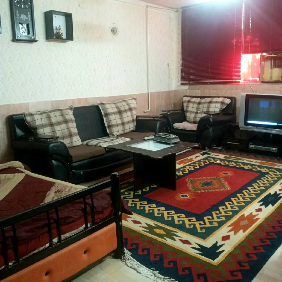 تصویر ۱ - خانه مبله انگوری در  نیشابور