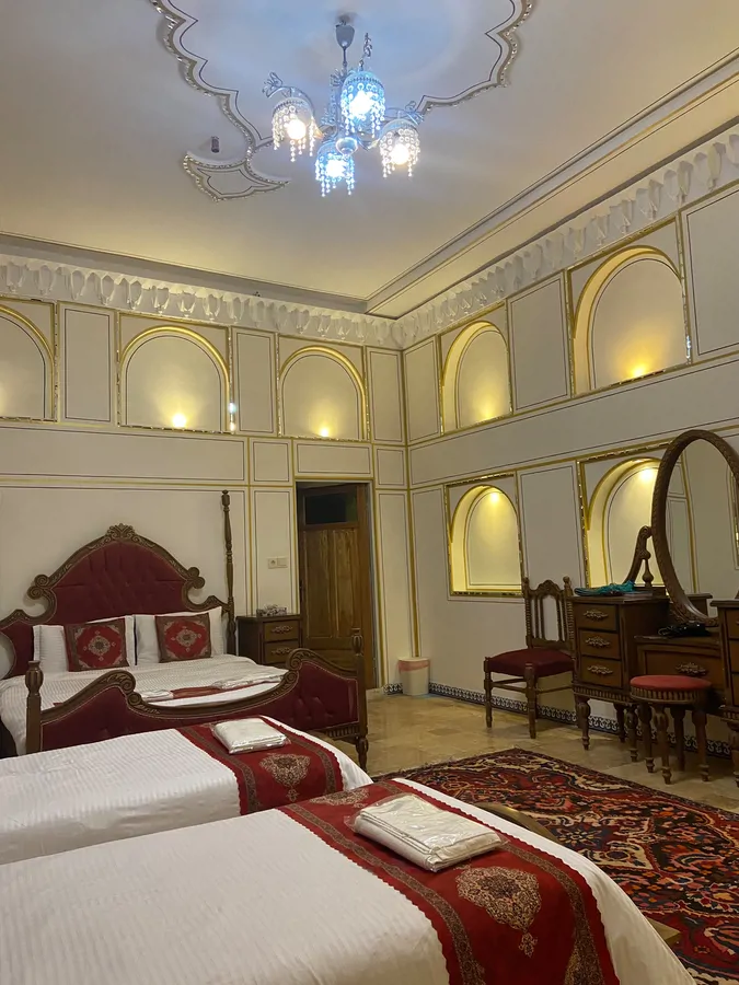 تصویر ۱ - هتل سنتی یاس (فیروزه) با صبحانه رایگان در  اصفهان