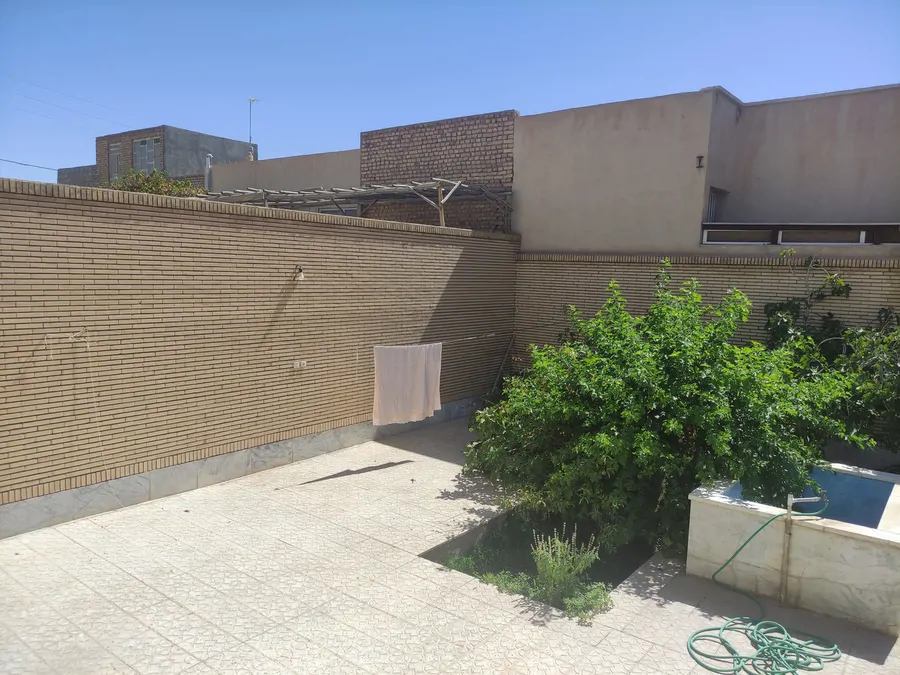 تصویر ۱ - خانه خانه دربست مهریز مالک اشتر در  مهریز