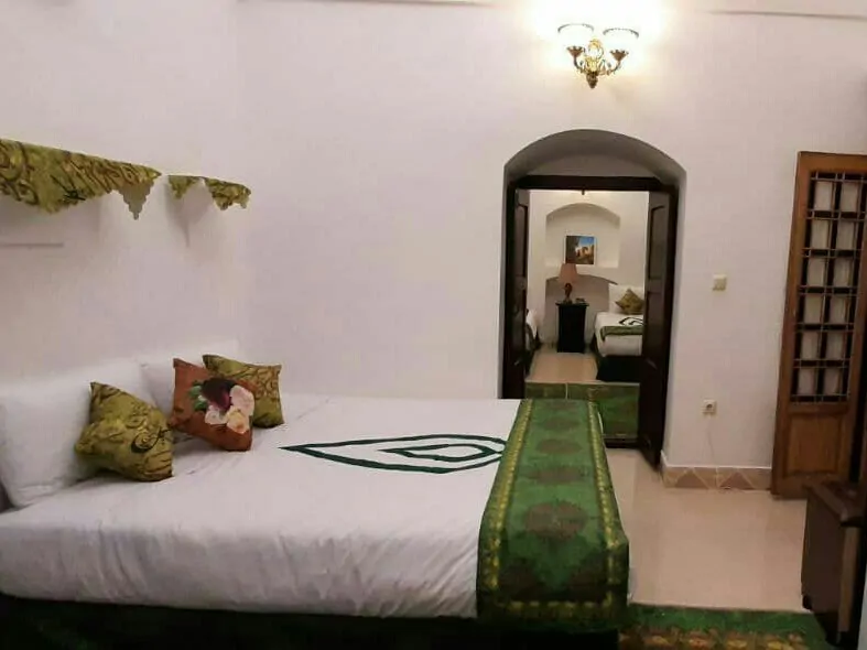 تصویر ۱ - هتل سنتی پارسیک(اتاق سه تخته) در  یزد