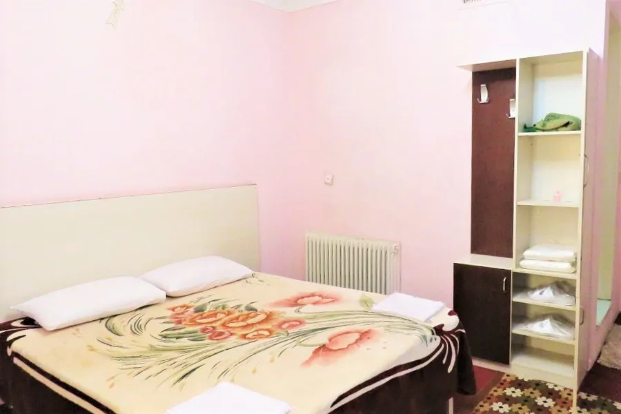 تصویر ۱ - هتل آپارتمان میرعماد (۲ تخته دبل سرویس بهداشتی ایرانی) در  قزوین