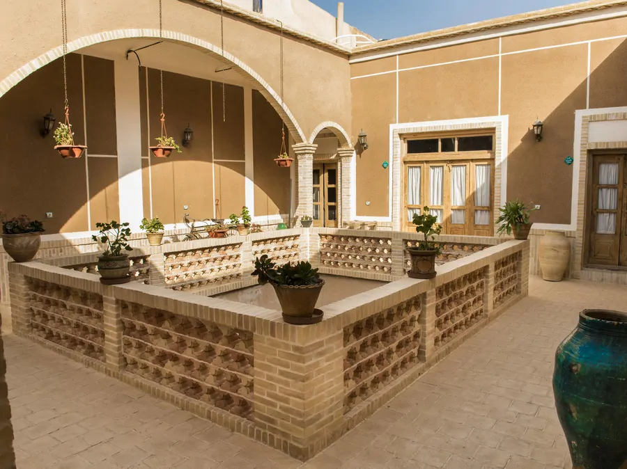 تصویر ۱ - هتل سنتی هتل سنتی آرا یک تخته در  یزد