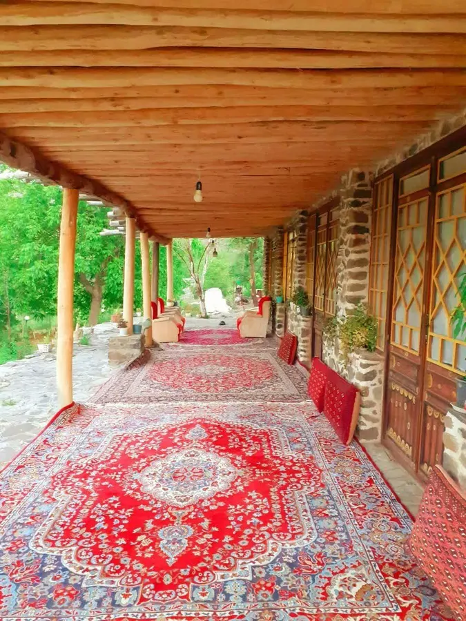 تصویر ۱ - اقامتگاه بومگردی دهبنه (۳) در تویسرکان