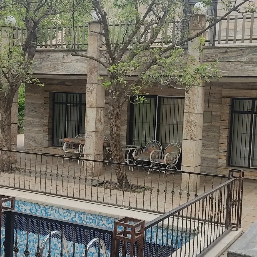 تصویر ۱ - ویلا باغ بزرگ با استخر روباز  در  همدان