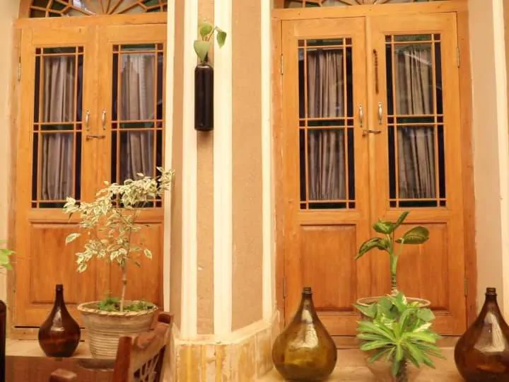 تصویر ۱ - هتل سنتی ترنج(اتاق دوتخته دبل) در  یزد