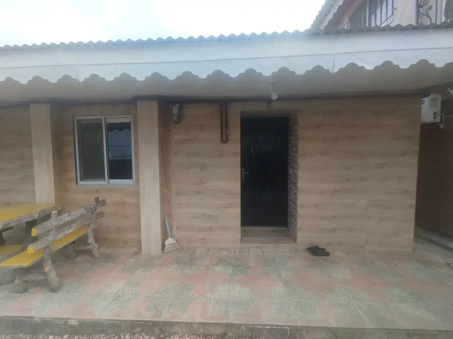 تصویر ۱ - سوییت حیاط دلباز در ده قدمی دریا (واحد5) در انزلی