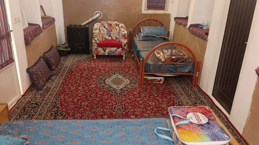 تصویر ۱ - اقامتگاه بوم‌گردی اتاق سه تخته رویا در  ابوزیدآباد