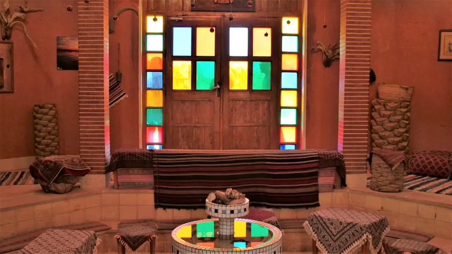 تصویر ۱ - هتل سنتی بالی (چهار تخته) در  خور و بیابانک