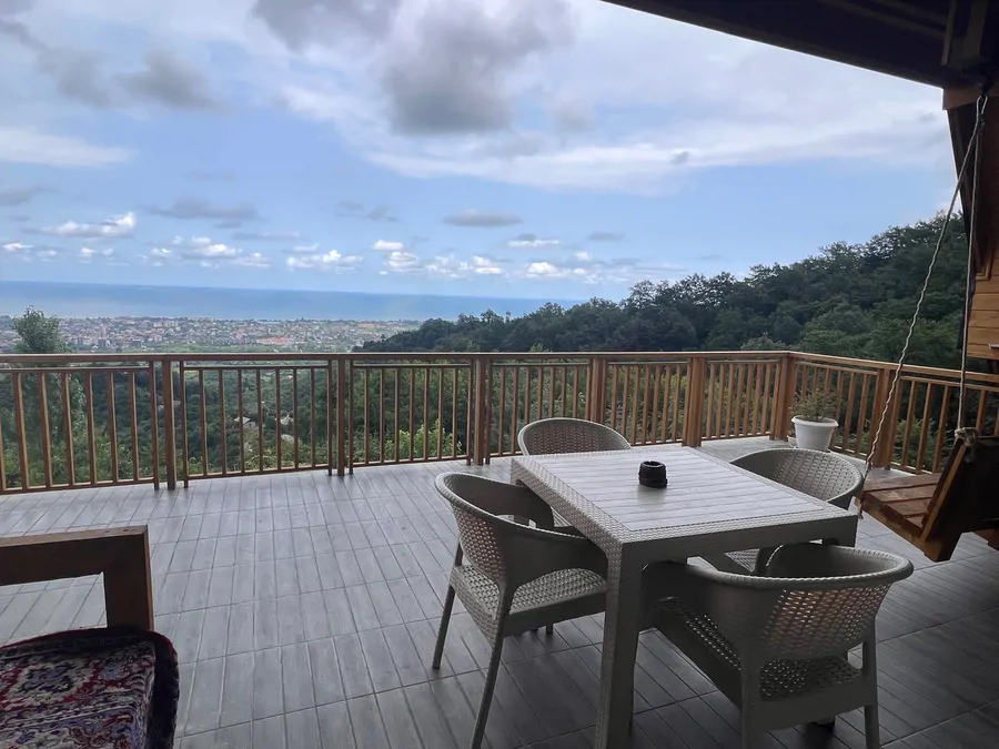 تصویر ۱ - کلبه جنگلی استخردار آبگرم دِلیا در رامسر