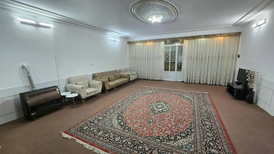 تصویر ۱ - خانه مبله سیلک در کاشان