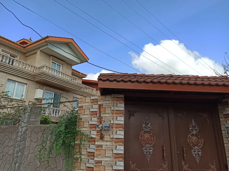 تصویر ۱ - خانه سوییت حیاط دار با امکانات وامنیت وچشم انداز  در  لاهیجان
