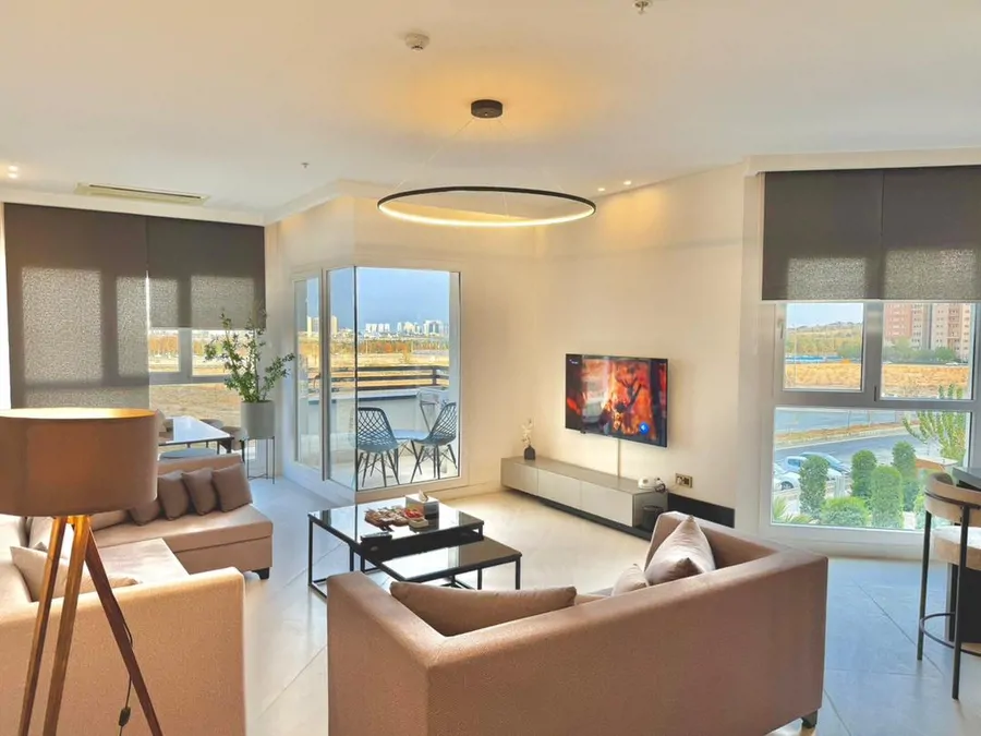 تصویر ۱ - آپارتمان مبله فوق مدرن در دریاچه چیتگر در  تهران