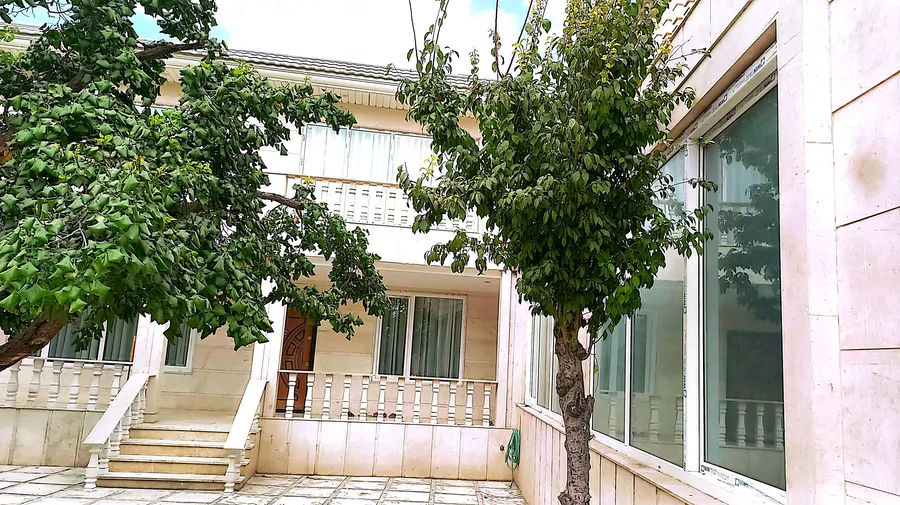 تصویر ۱ - ویلا باغ عمارت فول لاکچری ماهسانیل در شهریار