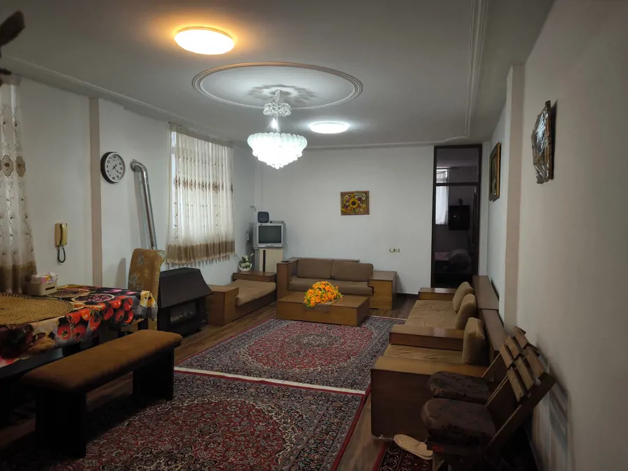 تصویر ۱ - خانه مهتا با فوتبال دستی در لنگرود