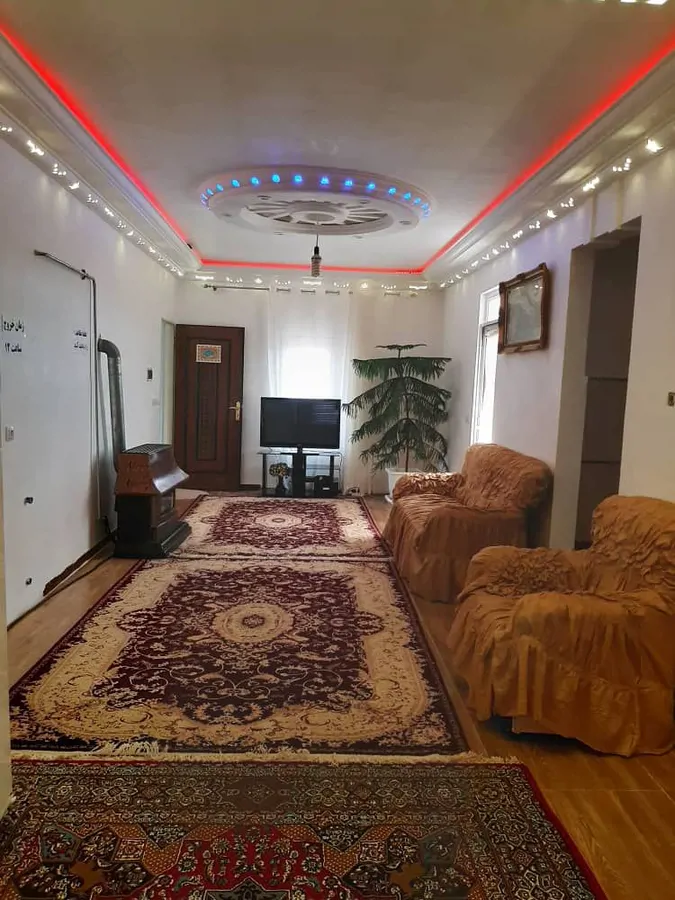 تصویر ۱ - آپارتمان حیاط و تراس دار در خلخال