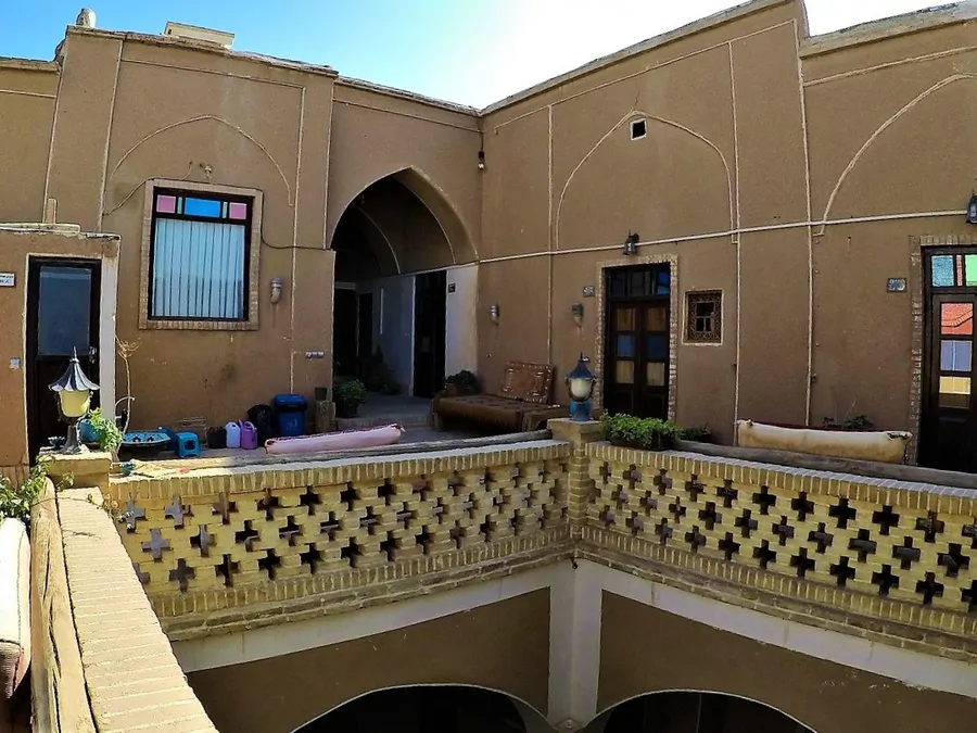 تصویر ۱ - اقامتگاه بوم‌گردی کمال الملک (دو نفره با سرویس ۱) در  کاشان
