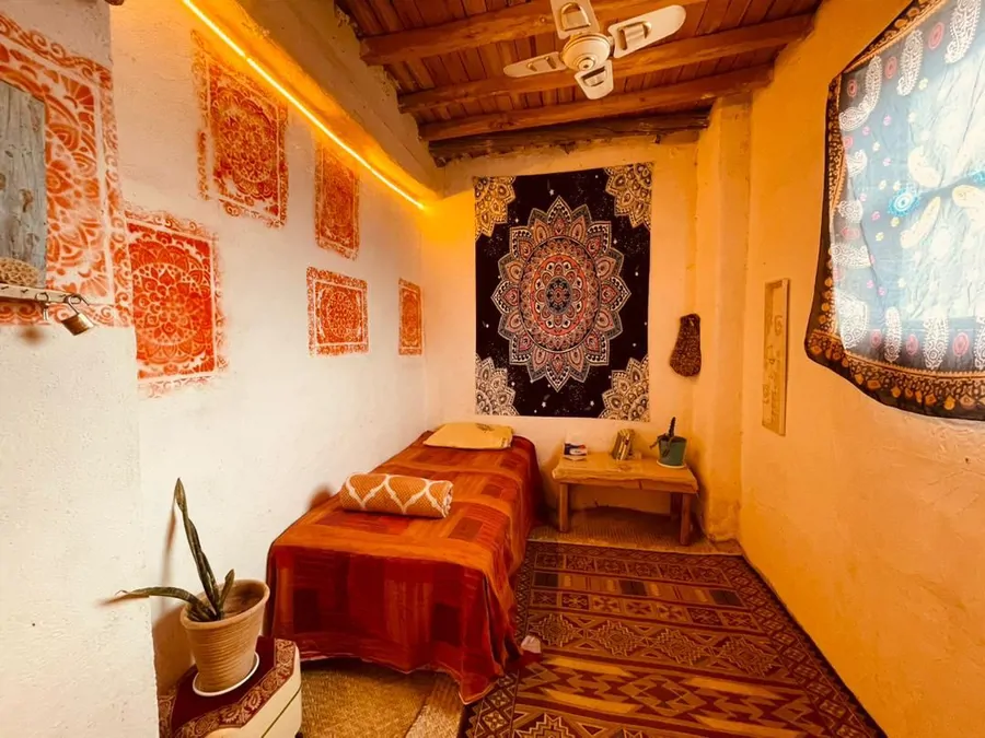 تصویر ۱ - هاستل اقامتگاه خانه خورشید واحد موج در هرمز