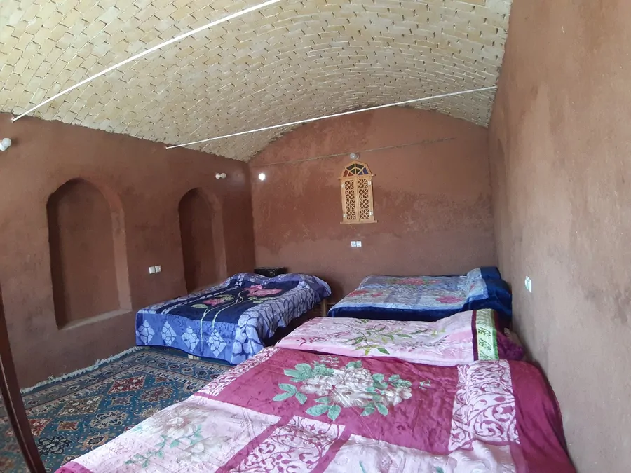 تصویر ۱ - اقامتگاه بوم‌گردی (اتاق 24 متری تختدار) در  آران و بیدگل