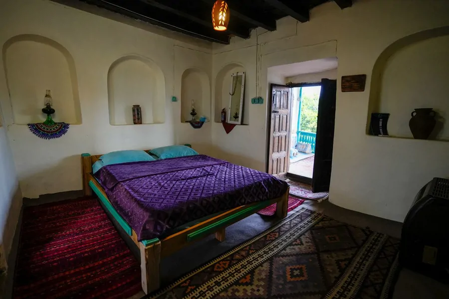 تصویر ۱ - اقامتگاه بومگردی کندوج (واحد منظر خانم) با صبحانه رایگان در شهسوار