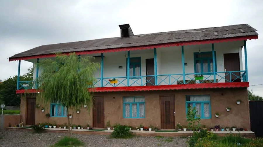 تصویر ۱ - کلبه طلوع در رشت