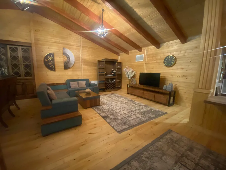 تصویر ۱ - ویلا آوی رزیدنس مروارید دارای استخر آبگرم و سوارکاری در شهریار