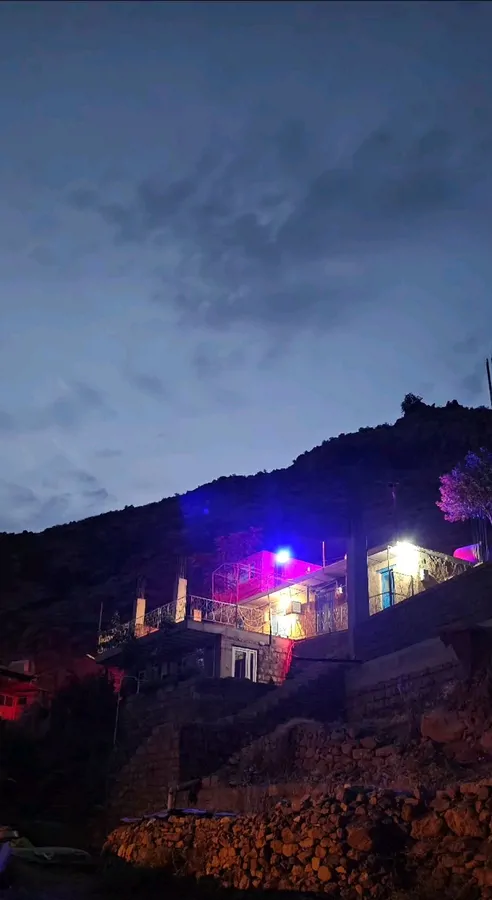 تصویر ۱ - اقامتگاه بومگردی اقامتگاه زردوئی با پنجره دلباز و تراسی زیبا در پاوه