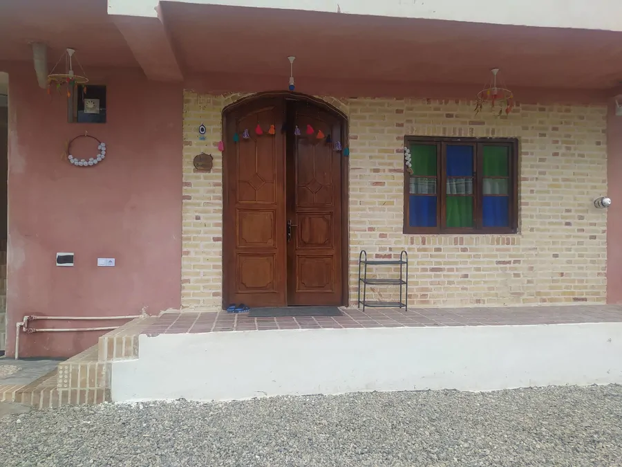 تصویر ۱ - اقامتگاه بوم‌گردی عموقدرت(اتاق سنبل) در  مینودشت