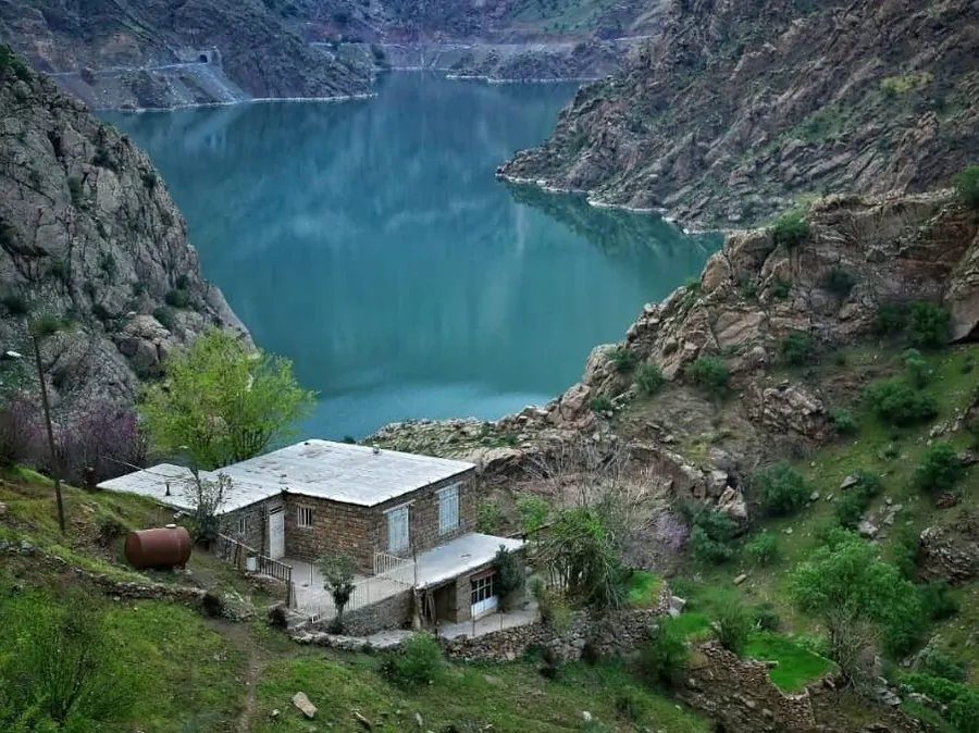 تصویر ۱ - آپارتمان  رز سفید در  پاوه