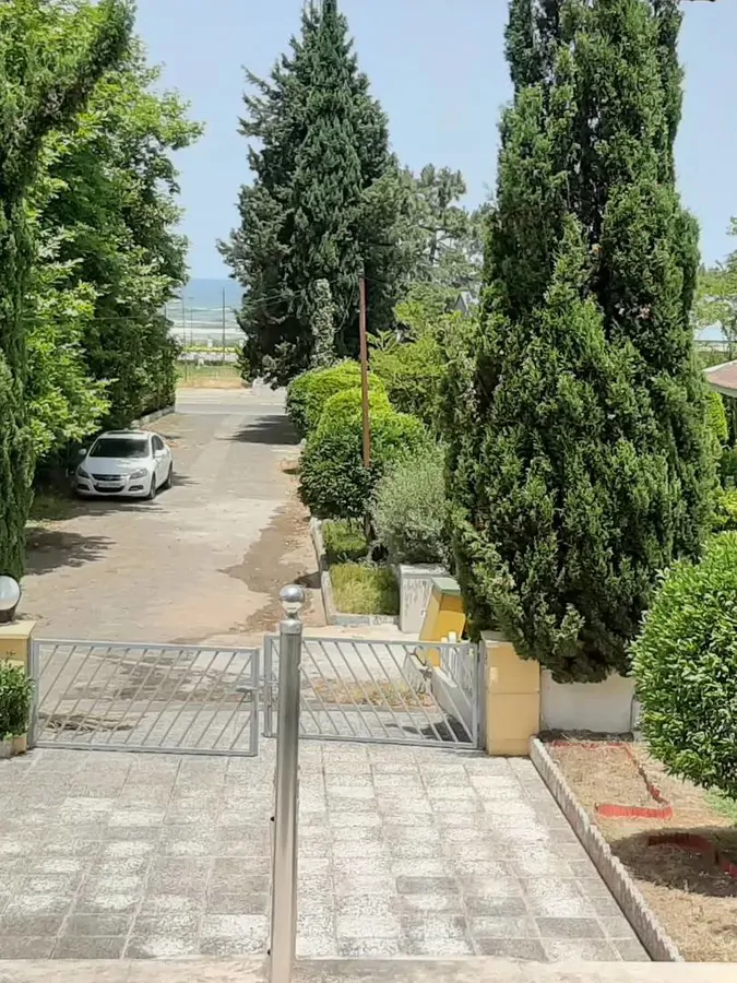 تصویر ۱ - خانه سه خوابه در دهکده ساحلی انزلی در  انزلی