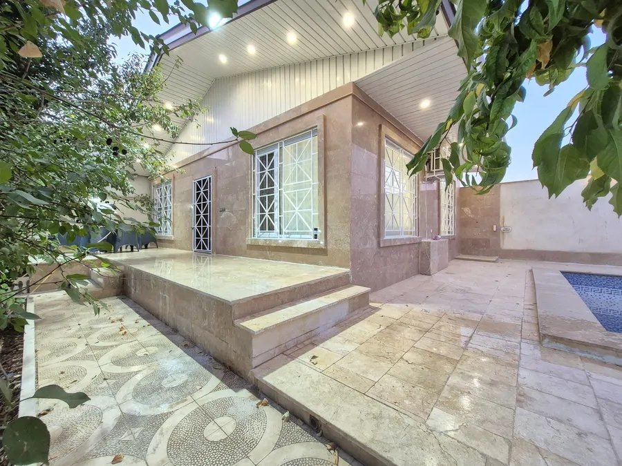 تصویر ۱ - ویلا بید مجنون در چهارباغ