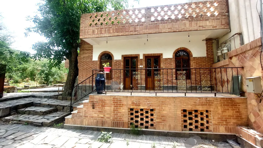 تصویر ۱ - اقامتگاه بوم‌گردی باغ زیبای آسمان در  همدان