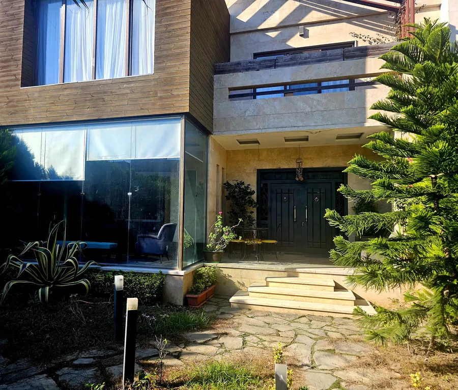 تصویر ۱ - ویلا لوکس استخردار آبگرم یاس با بیلیارد در بابلسر