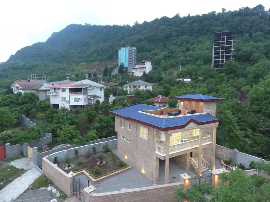 تصویر ۱ - ویلا لوکس استخردار آبگرم جنگلی با بیلیارد در  رامسر