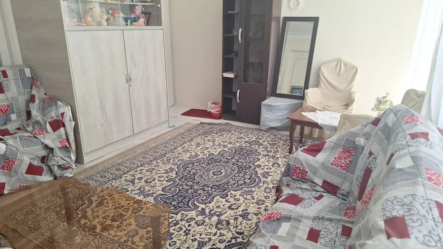 تصویر ۱ - سوییت اتاق بیست متری در طبقه اول با حمام توالت در طبقه همکف در حیاط بدون اشپزخونه در  تهران