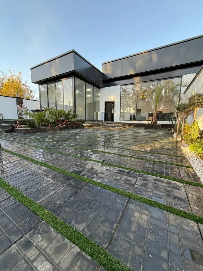 تصویر ۱ - ویلا استخردار آبگرم نیکان با فوتبال دستی در چهارباغ