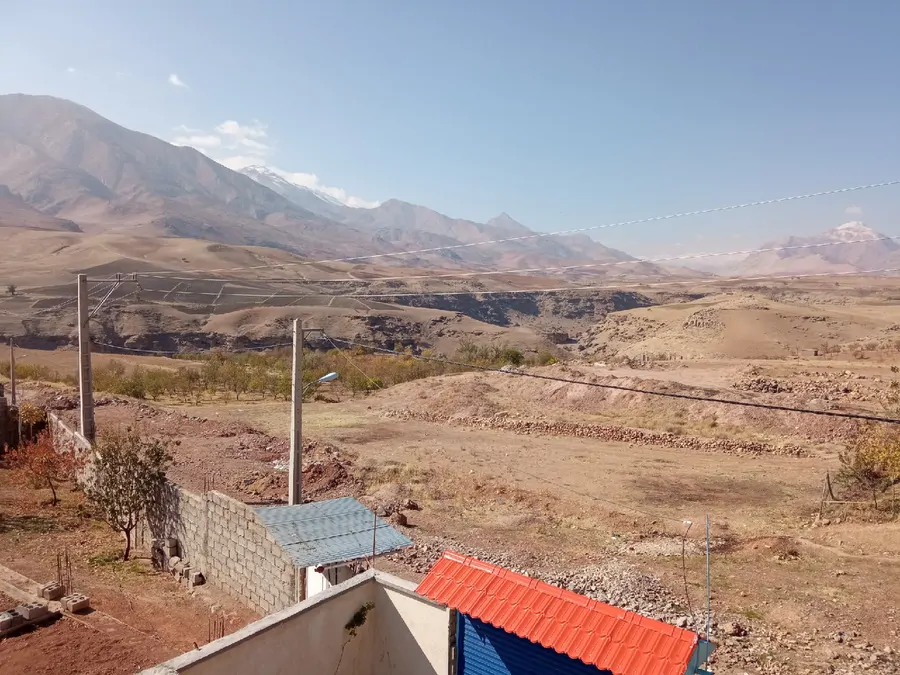 تصویر ۱ - ویلا ویلایی روستایی ،حیاط و بام قابل  در  شهرکرد