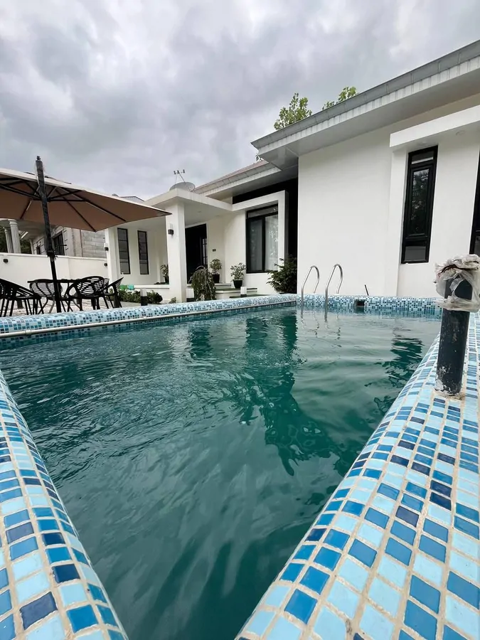 تصویر ۱ - ویلا قوسپید در  لاهیجان