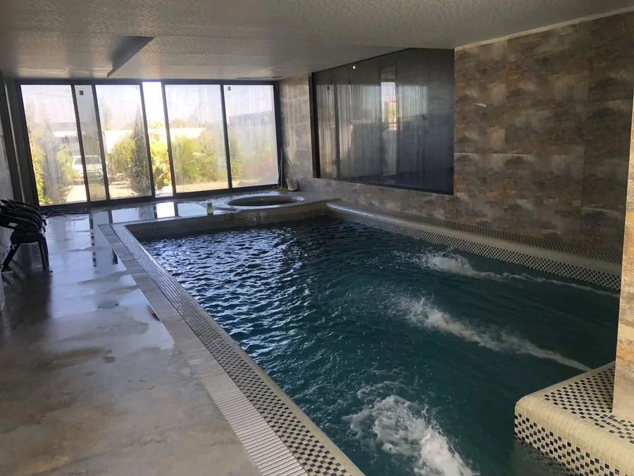 تصویر ۱ - ویلا استخردار آبگرم شقایق با جکوزی در سهیلیه