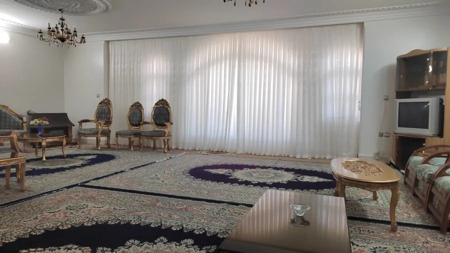 تصویر ۱ - آپارتمان نریمان با فضای دلشین و تراس بزرگ با دید درختان سیب  در  اصفهان