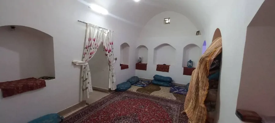 تصویر ۱ - روستایی و عشایری قصر فیروزه در  گرمسار