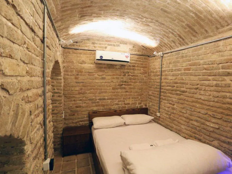تصویر ۱ - هاستل اتاق دابل باسرویس بهداشتی وحمام اختصاصی در  تهران