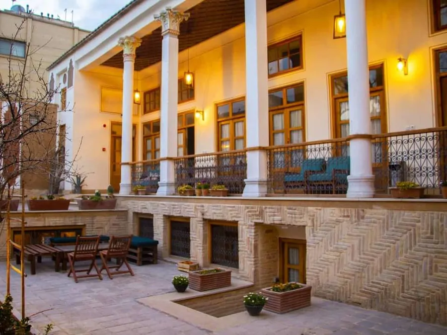 تصویر ۱ - هتل سنتی میدان کوچک (اتاق انارستان) در  اصفهان